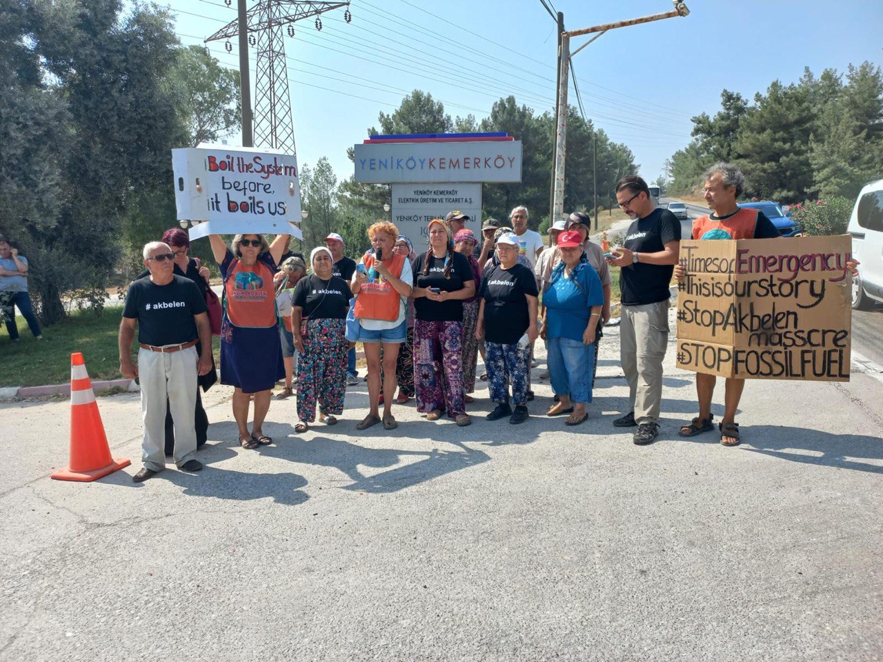 Uluslararası düzeyde fosil yakıt şirketleri önünde protestolar gerçekleştiriyor